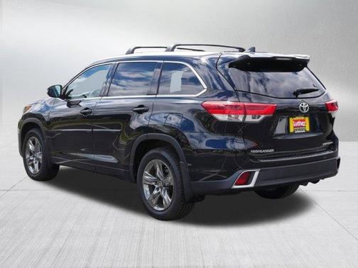 Midnight Black Metallic 2017 Toyota Highlander Limited Platinum