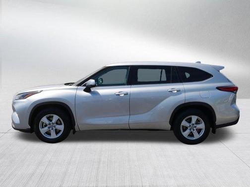 Celestial Silver Metallic 2021 Toyota Highlander LE