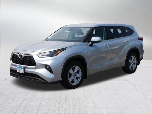 Celestial Silver Metallic 2021 Toyota Highlander LE
