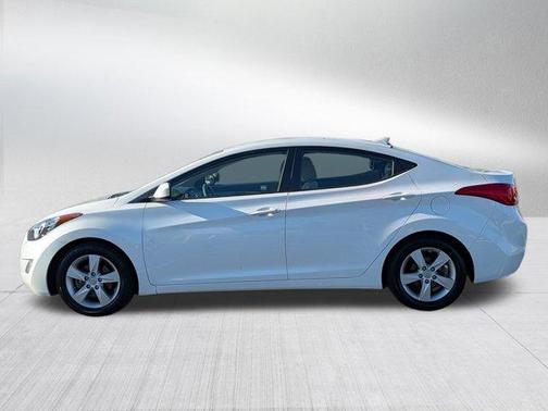 Pearl White 2013 Hyundai ELANTRA GLS