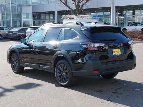 Crystal Black Silica 2025 Subaru Outback Onyx Edition