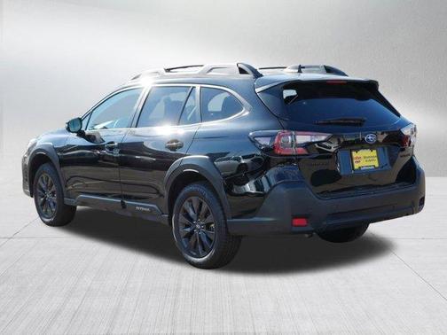 Crystal Black Silica 2025 Subaru Outback Onyx Edition