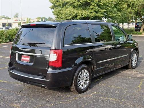 2014 Chrysler Town & Country Touring-L