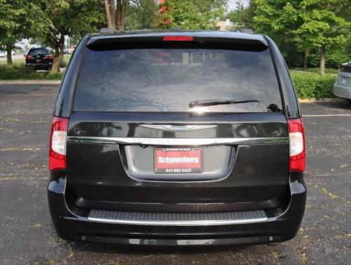 2014 Chrysler Town & Country Touring-L