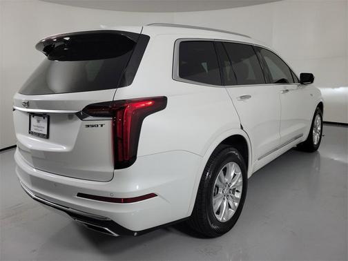 2024 Cadillac XT6 Luxury FWD