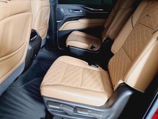 2023 Cadillac Escalade ESV Premium Luxury