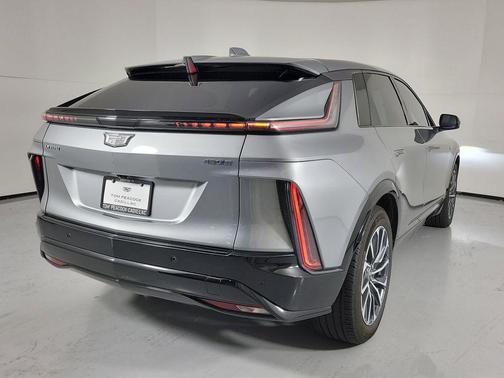Argent Silver Metallic 2024 Cadillac LYRIQ Sport