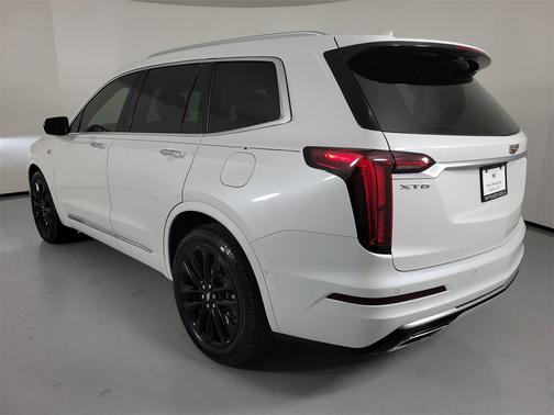 2023 Cadillac XT6 Premium Luxury FWD