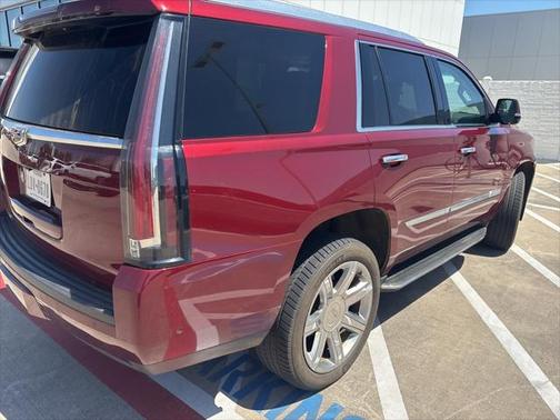 2018 Cadillac Escalade Luxury