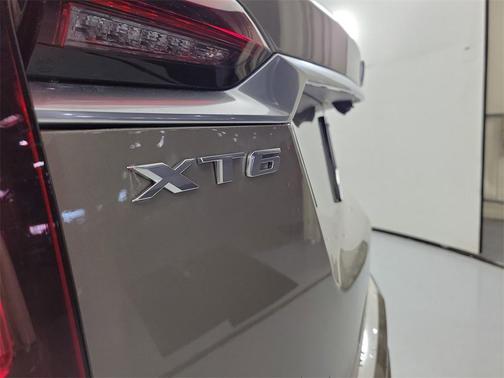 2023 Cadillac XT6 Luxury FWD