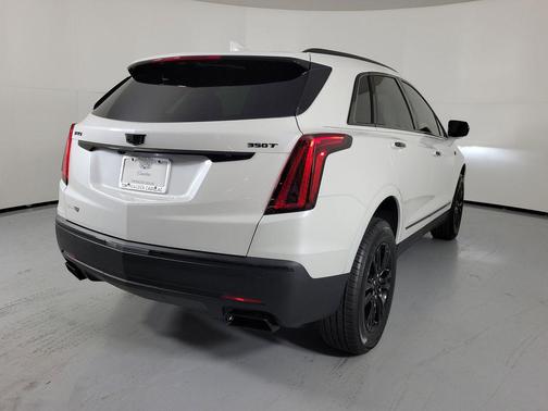 Crystal White Tricoat 2026 Cadillac XT5 Luxury