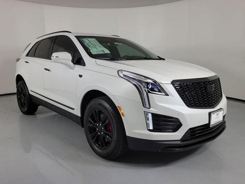 Crystal White Tricoat 2026 Cadillac XT5 Luxury