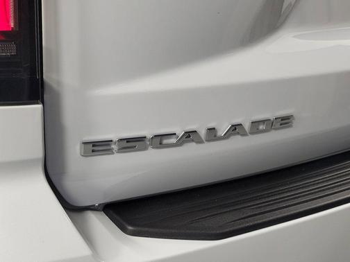 Vibrant White Tricoat 2026 Cadillac Escalade Sport