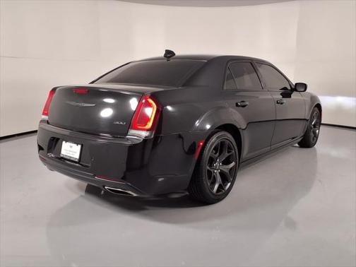 2022 Chrysler 300 Touring