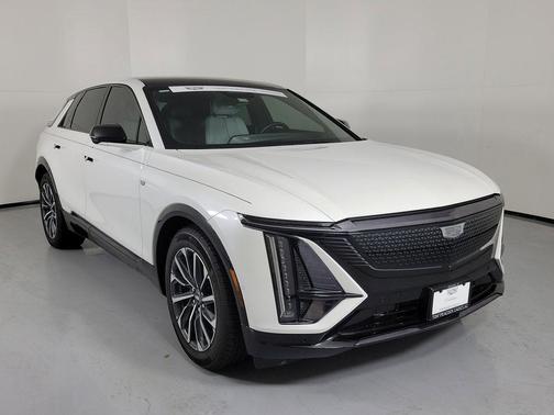 Crystal White Tricoat 2024 Cadillac LYRIQ Sport