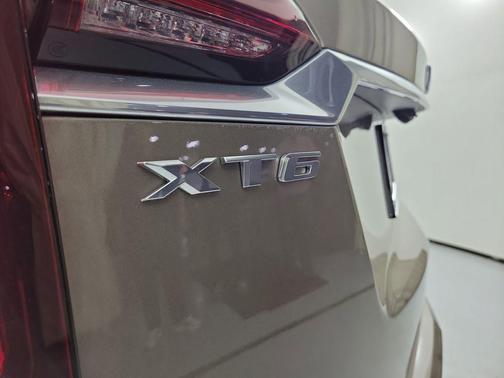 2023 Cadillac XT6 Premium Luxury FWD