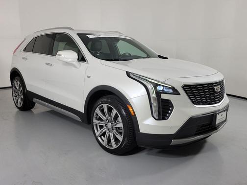 Crystal White Tricoat 2023 Cadillac XT4 Premium Luxury