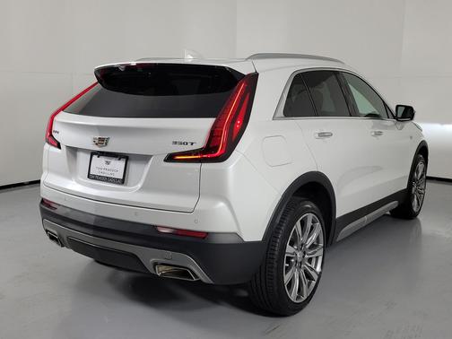 Crystal White Tricoat 2023 Cadillac XT4 Premium Luxury