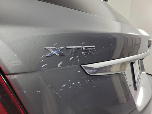 Argent Silver Metallic 2024 Cadillac XT5 Premium Luxury