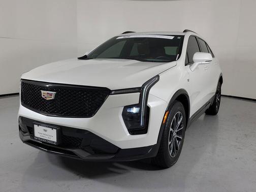Crystal White Tricoat 2024 Cadillac XT4 Sport