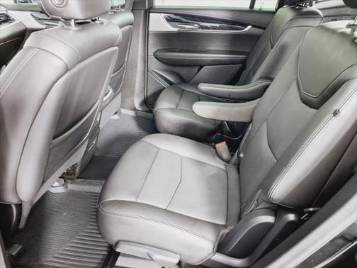 2022 Cadillac XT6 Premium Luxury FWD