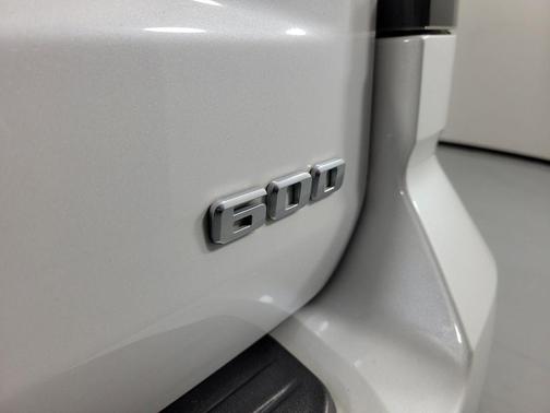 Crystal White Tricoat 2025 Cadillac Escalade Sport