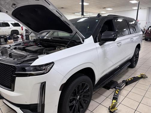 2024 Cadillac Escalade ESV Premium Luxury