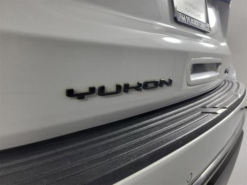 2023 GMC Yukon 4WD AT4