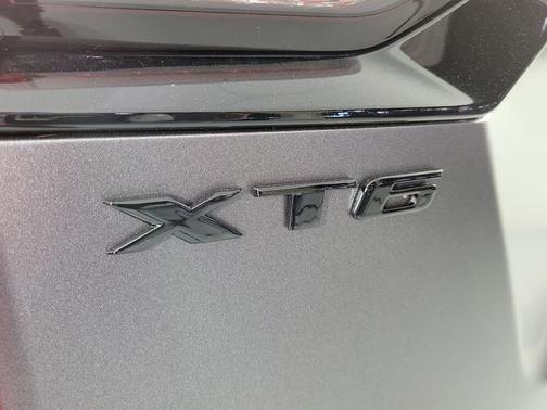 Stellar Black Metallic 2024 Cadillac XT6 Premium Luxury FWD