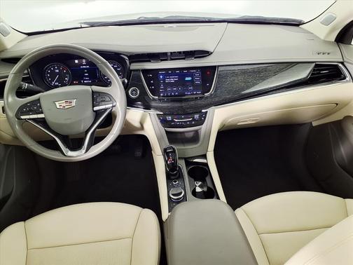 2022 Cadillac XT6 Premium Luxury FWD