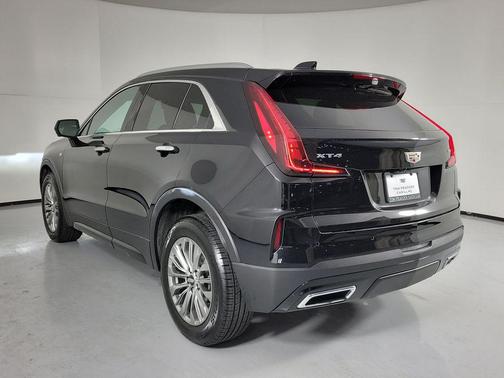 Stellar Black Metallic 2025 Cadillac XT4 Premium Luxury