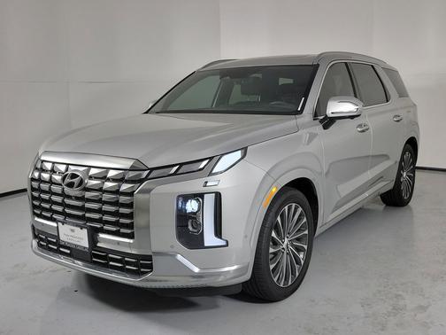 Typhoon Silver 2023 Hyundai PALISADE Calligraphy