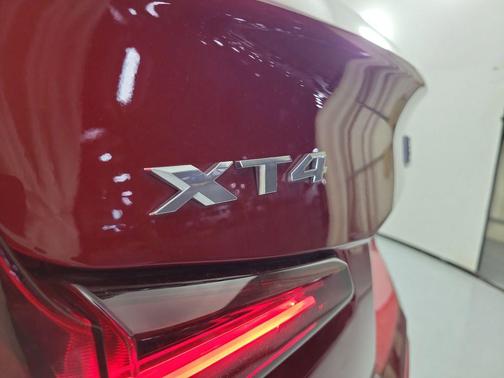 Infrared Tintcoat 2022 Cadillac XT6 Luxury FWD