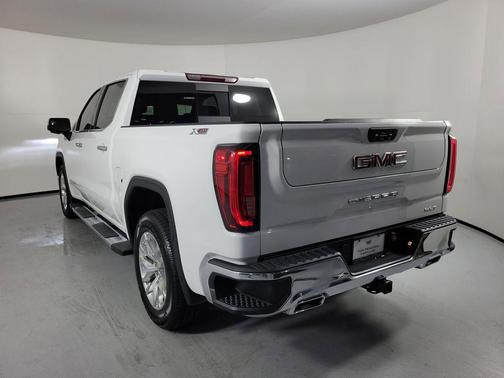 Summit White 2022 GMC Sierra 1500 SLT