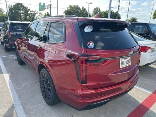 2022 Cadillac XT6 Premium Luxury FWD