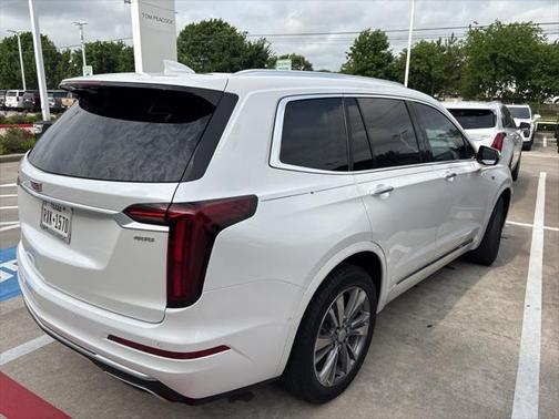 2022 Cadillac XT6 Premium Luxury FWD