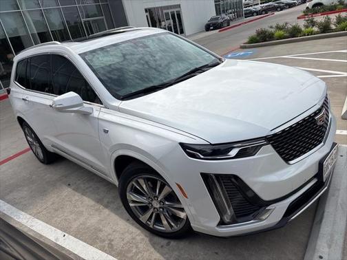 2022 Cadillac XT6 Premium Luxury FWD