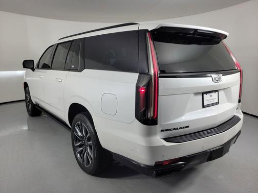 Crystal White Tricoat 2024 Cadillac Escalade ESV Sport Platinum