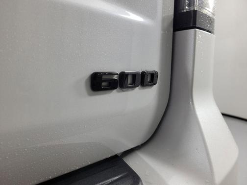 Crystal White Tricoat 2024 Cadillac Escalade ESV Sport Platinum