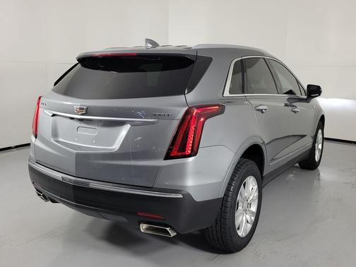 Argent Silver Metallic 2024 Cadillac XT5 Luxury