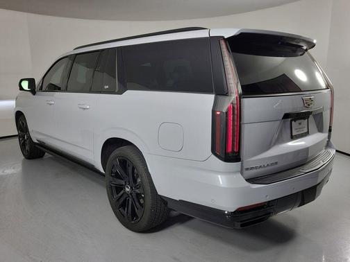 Vibrant White Tricoat 2026 Cadillac Escalade ESV Sport Platinum