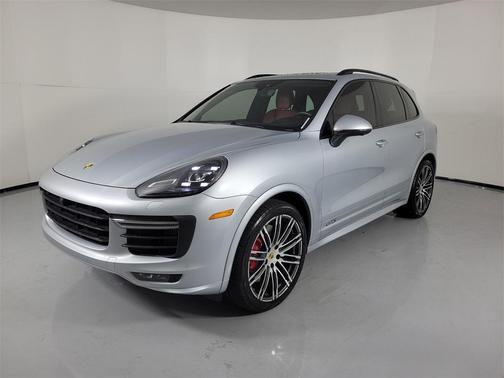 2016 Porsche Cayenne GTS