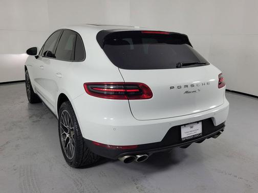 White 2018 Porsche Macan Macan