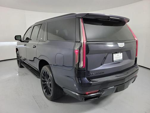 2023 Cadillac Escalade ESV Premium Luxury