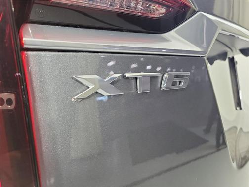 2022 Cadillac XT6 Premium Luxury FWD