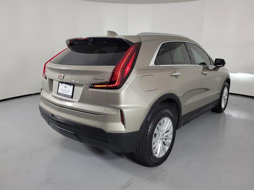 2024 Cadillac XT4 Luxury