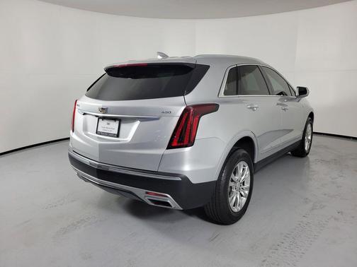 Radiant Silver Metallic 2020 Cadillac XT5 Premium Luxury