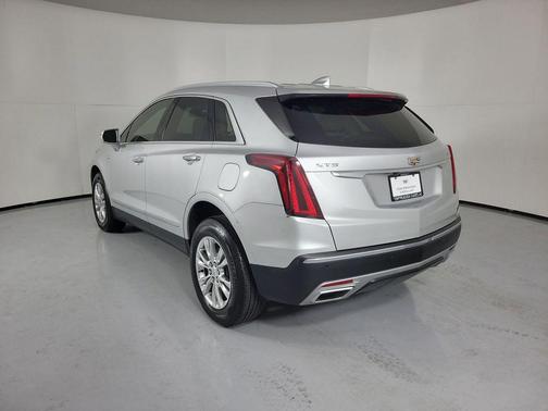 Radiant Silver Metallic 2020 Cadillac XT5 Premium Luxury