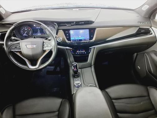 2022 Cadillac XT6 Premium Luxury FWD