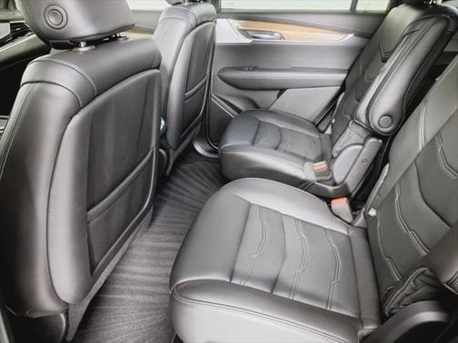 2022 Cadillac XT6 Premium Luxury FWD